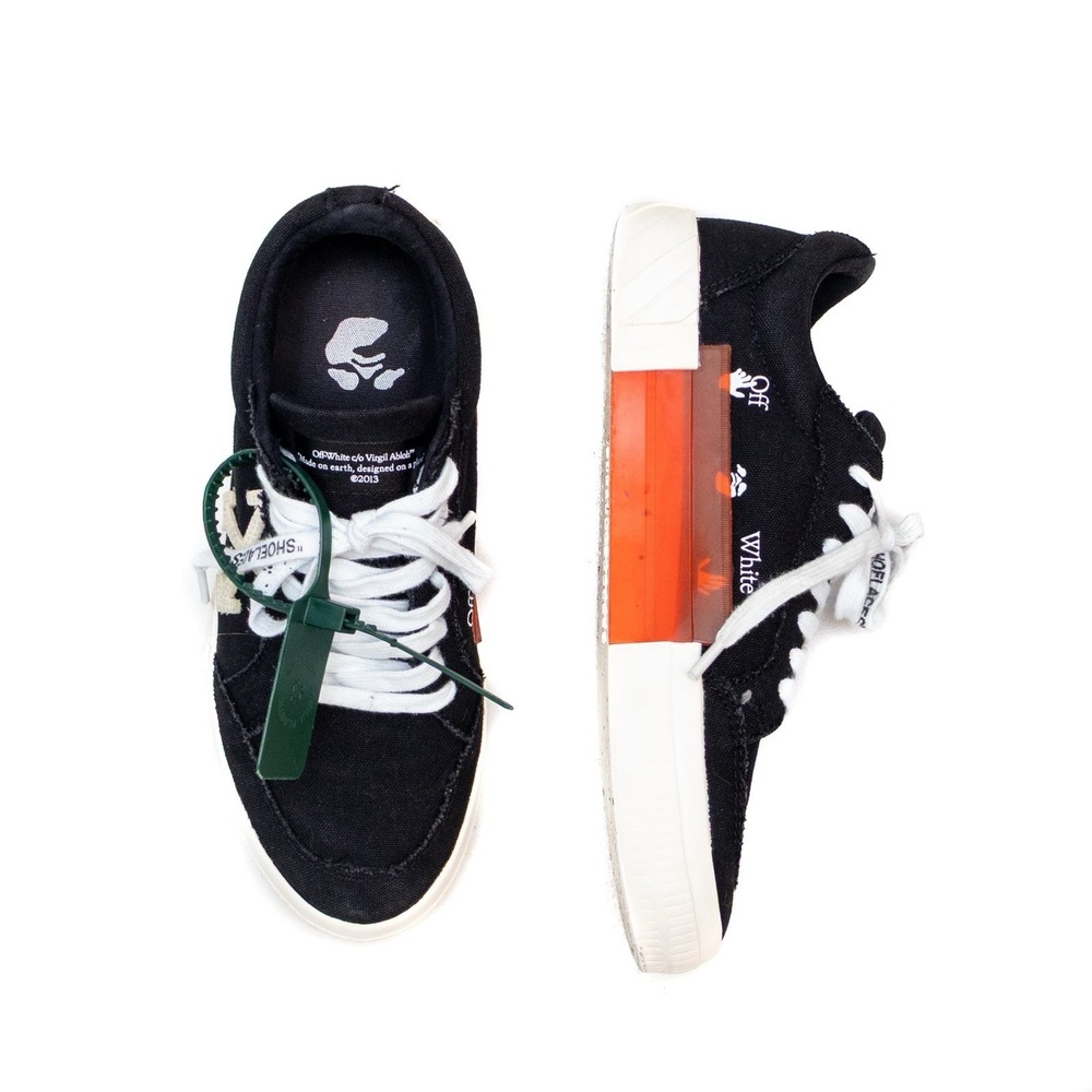 Off-White Womens‎ Vulcanized Low Top Sneakers Black/White – US 8 – Virgil Abloh